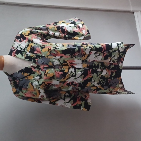 Pink Martini Flutter Kimono Size XS - Picture 5 of 11